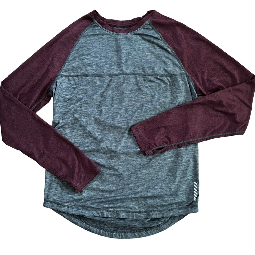 American Eagle Outfitters 360 Extreme Flex Long-Sleeve Tee / Menβs Size M